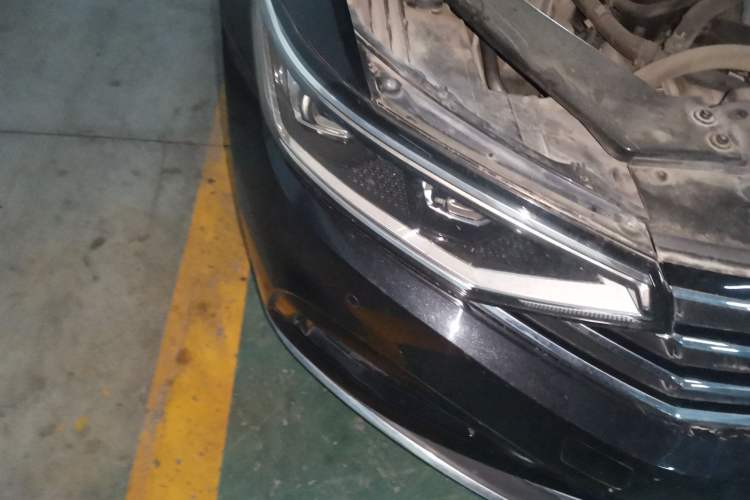Used Volkswagen Magotan 2020 330TSI DSG Leading Model Right Front Headlight