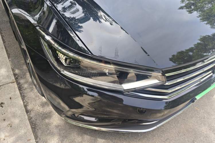 Used Volkswagen Magotan 2020 330TSI DSG Leading Model Right Front Headlight
