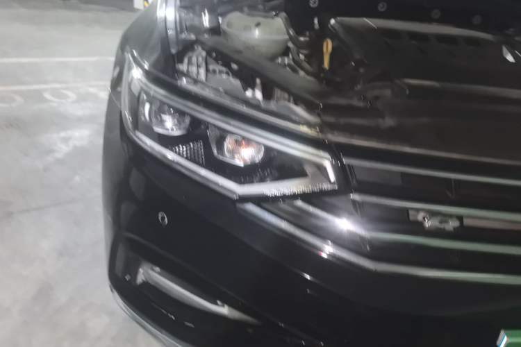 Used Volkswagen Magotan 2020 330TSI DSG Leading Model Right Front Headlight