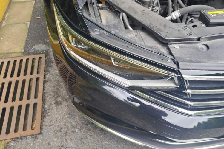 Used Volkswagen Magotan 2020 280TSI DSG Comfort Edition Right Front Headlight