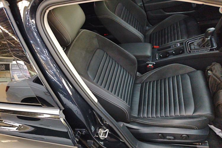 Used Volkswagen Magotan 2020 330TSI DSG Leading Model Right Front Seat
