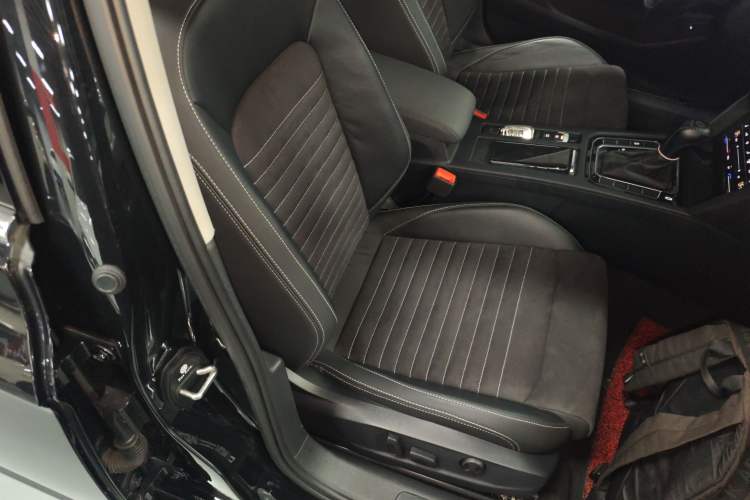 Used Volkswagen Magotan 2020 330TSI DSG Luxury Edition Right Front Seat