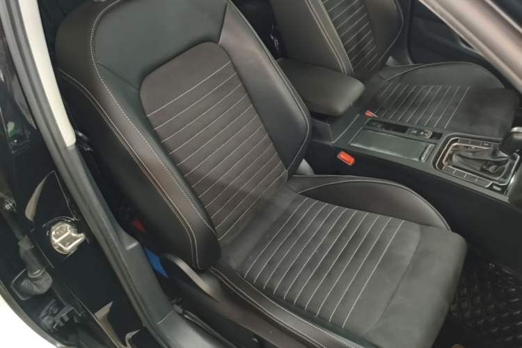 Used Volkswagen Magotan 2020 330TSI DSG Luxury Edition Right Front Seat