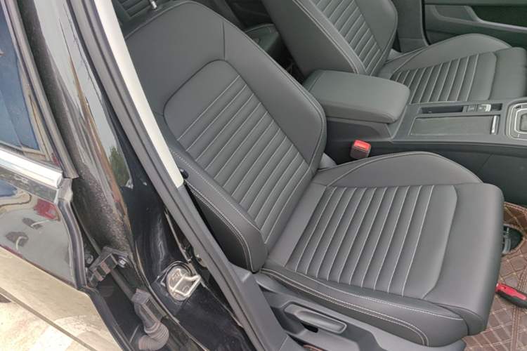 Used Volkswagen Magotan 2020 280TSI DSG Comfort Edition Right Front Seat