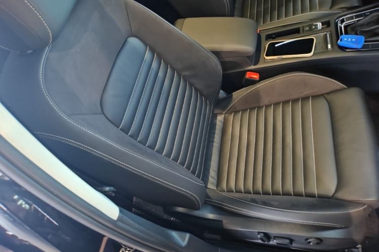 Used Volkswagen Magotan 2020 330TSI DSG Leading Model Right Front Seat