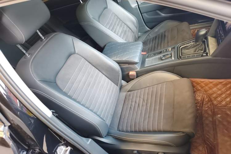 Used Volkswagen Magotan 2020 380TSI DSG Luxury Version Right Front Seat