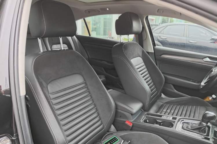 Used Volkswagen Magotan 2020 330TSI DSG Leading Model Right Front Seat