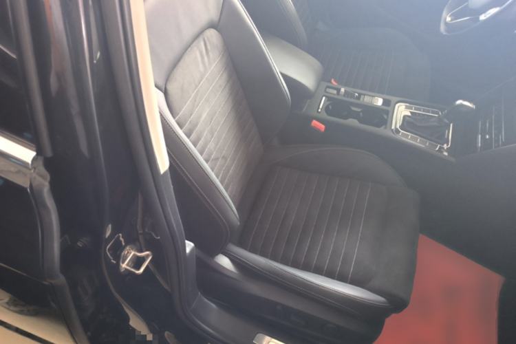 Used Volkswagen Magotan 2020 330TSI DSG Luxury Edition Right Front Seat