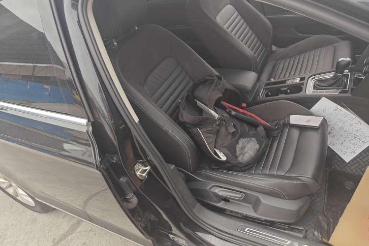 Used Volkswagen Magotan 2020 280TSI DSG Comfort Edition Right Front Seat