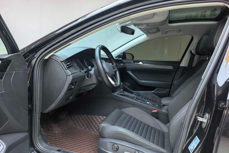Used Volkswagen Magotan 2020 280TSI DSG Leading Edition Right Front Seat