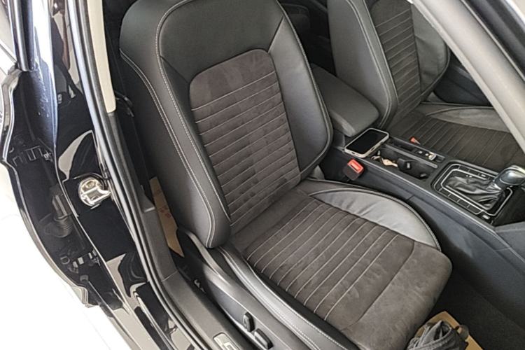 Used Volkswagen Magotan 2020 330TSI DSG Leading Model Right Front Seat