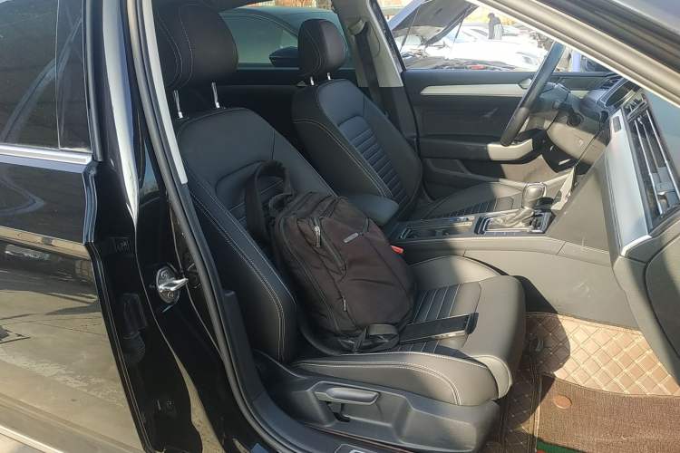 Used Volkswagen Magotan 2020 280TSI DSG Comfort Edition Right Front Seat