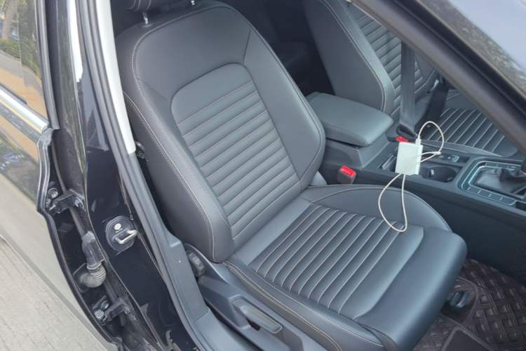 Used Volkswagen Magotan 2020 280TSI DSG Comfort Edition Right Front Seat
