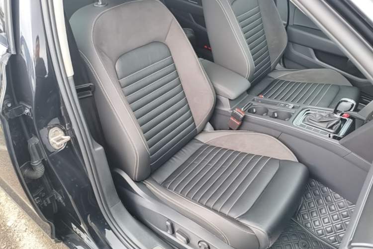 Used Volkswagen Magotan 2020 330TSI DSG Leading Model Right Front Seat