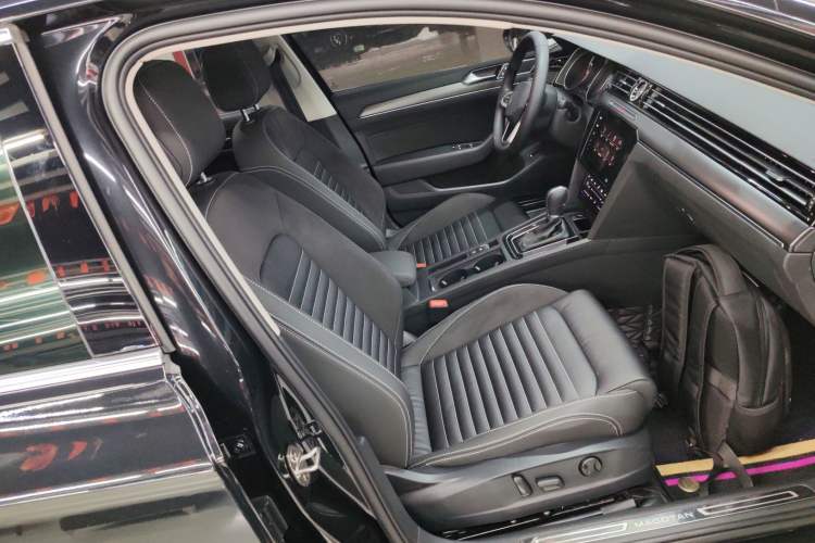 Used Volkswagen Magotan 2020 330TSI DSG Leading Model Right Front Seat