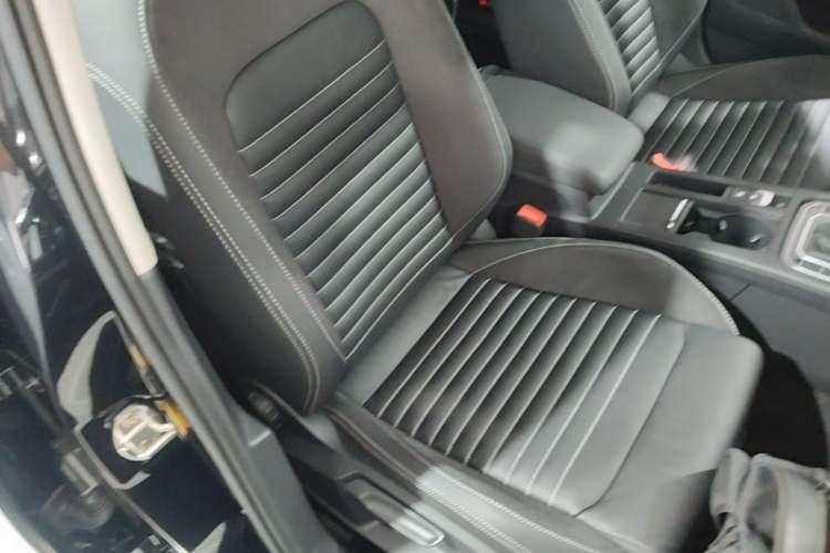Used Volkswagen Magotan 2020 280TSI DSG Comfort Edition Right Front Seat