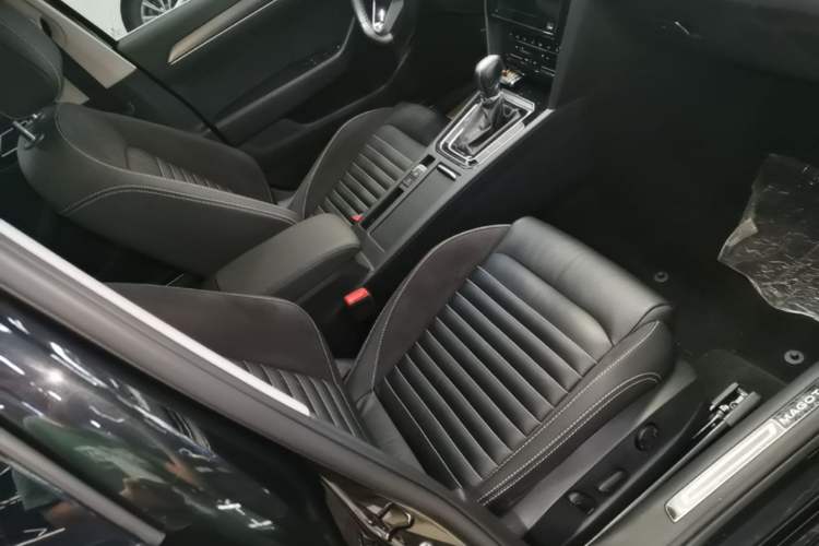 Used Volkswagen Magotan 2020 330TSI DSG Leading Model Right Front Seat