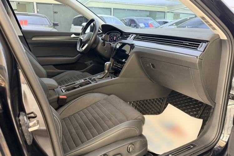 Used Volkswagen Magotan 2020 330TSI DSG Luxury Edition Right Front Seat