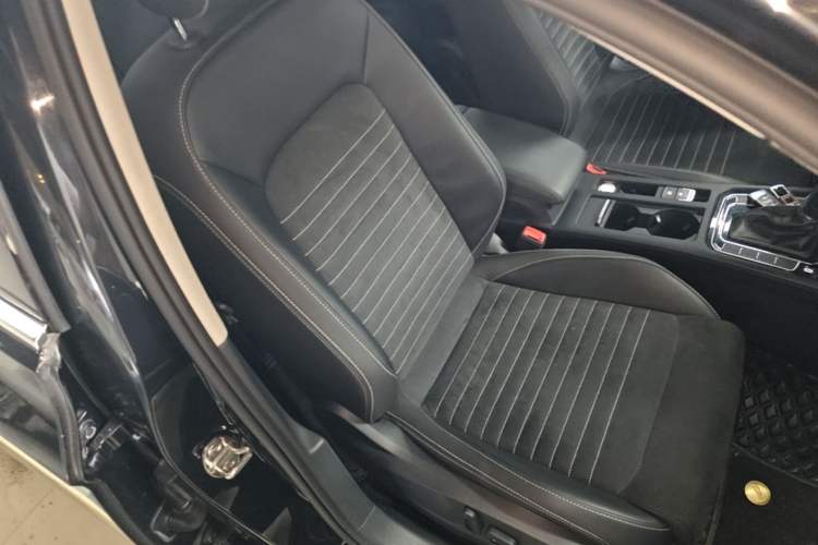 Used Volkswagen Magotan 2020 330TSI DSG Luxury Edition Right Front Seat
