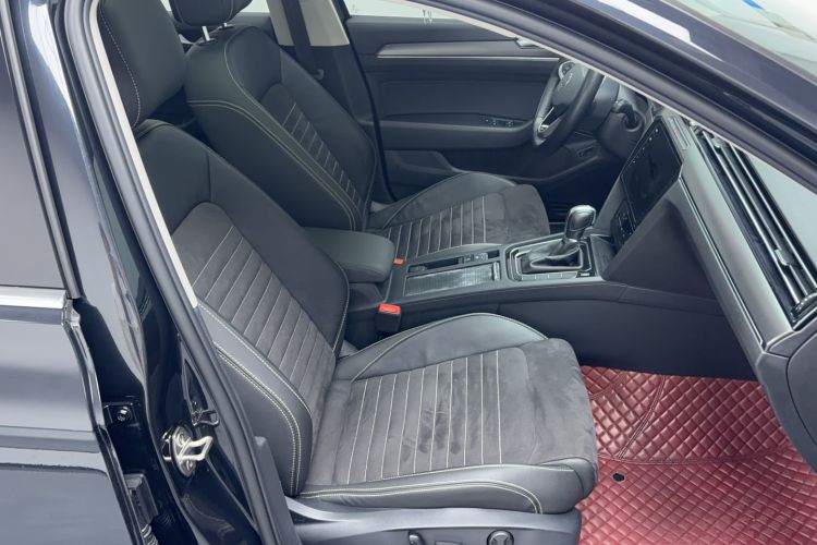 Used Volkswagen Magotan 2020 330TSI DSG Luxury Edition Right Front Seat