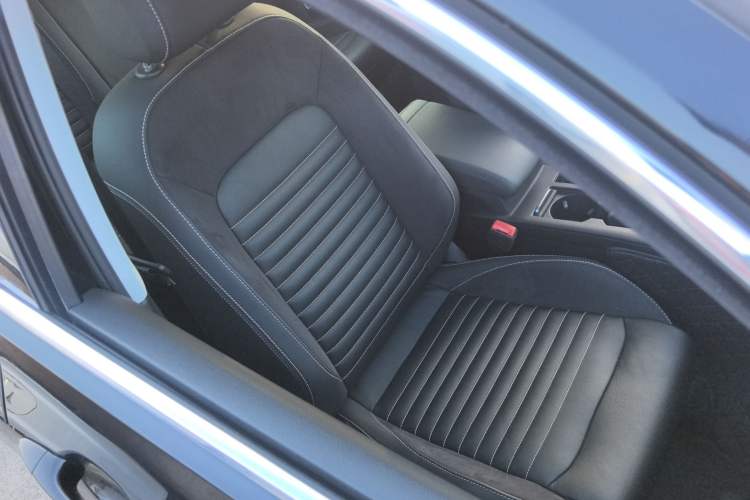 Used Volkswagen Magotan 2020 330TSI DSG Leading Model Right Front Seat