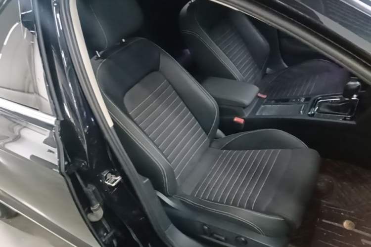 Used Volkswagen Magotan 2020 330TSI DSG Luxury Edition Right Front Seat