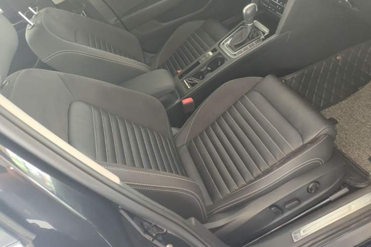 Used Volkswagen Magotan 2020 330TSI DSG Leading Model Right Front Seat