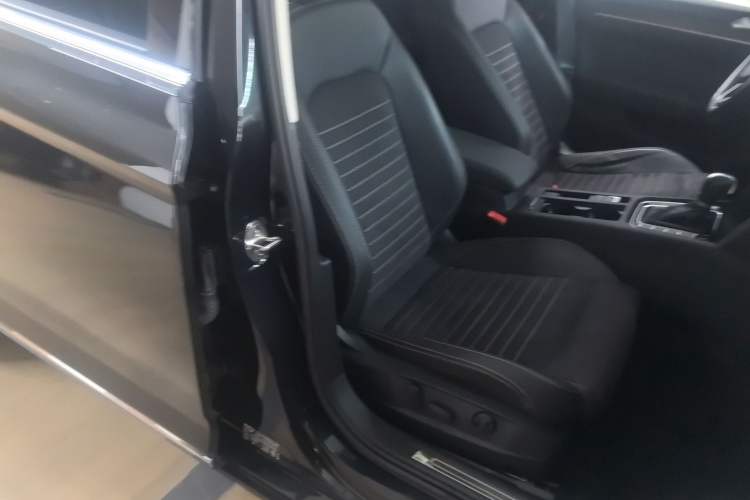 Used Volkswagen Magotan 2020 330TSI DSG Luxury Edition Right Front Seat