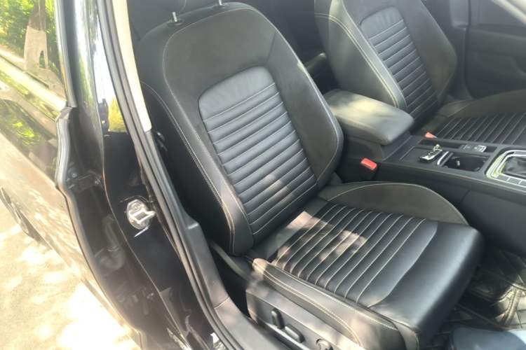 Used Volkswagen Magotan 2020 330TSI DSG Leading Model Right Front Seat