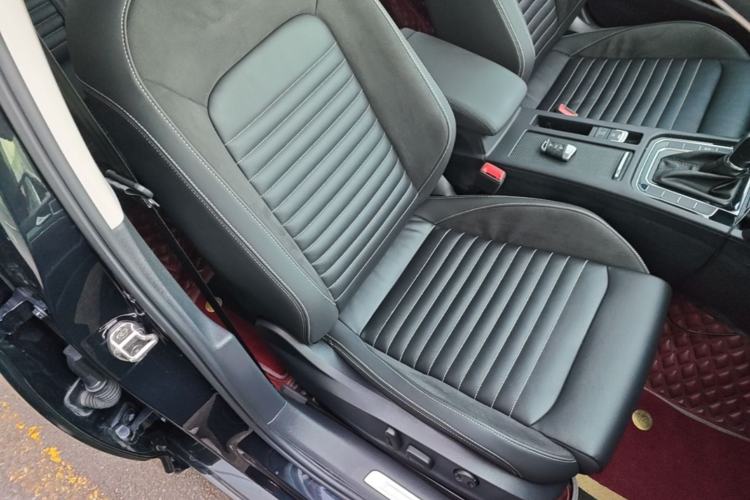 Used Volkswagen Magotan 2020 330TSI DSG Leading Model Right Front Seat