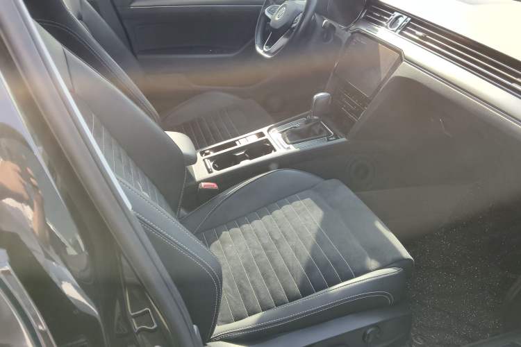 Used Volkswagen Magotan 2020 330TSI DSG Luxury Edition Right Front Seat