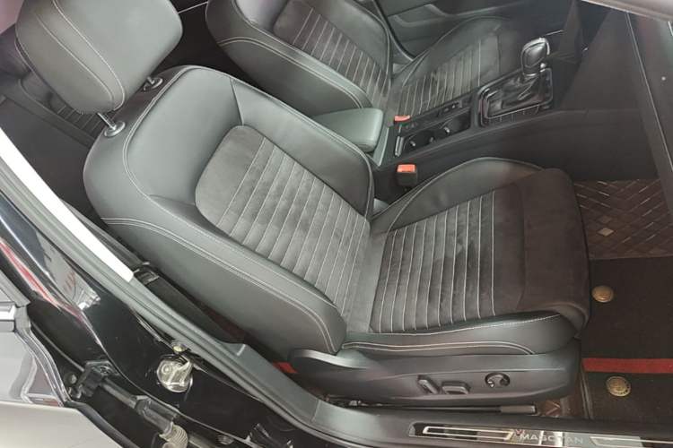Used Volkswagen Magotan 2020 330TSI DSG Luxury Edition Right Front Seat