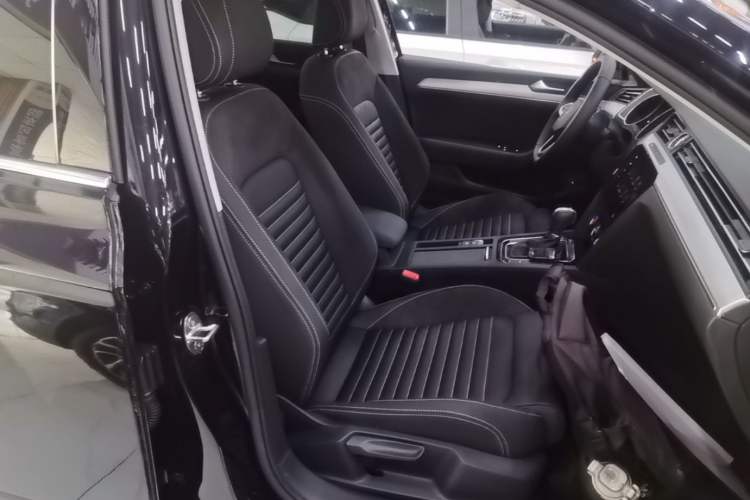 Used Volkswagen Magotan 2020 280TSI DSG Comfort Edition Right Front Seat