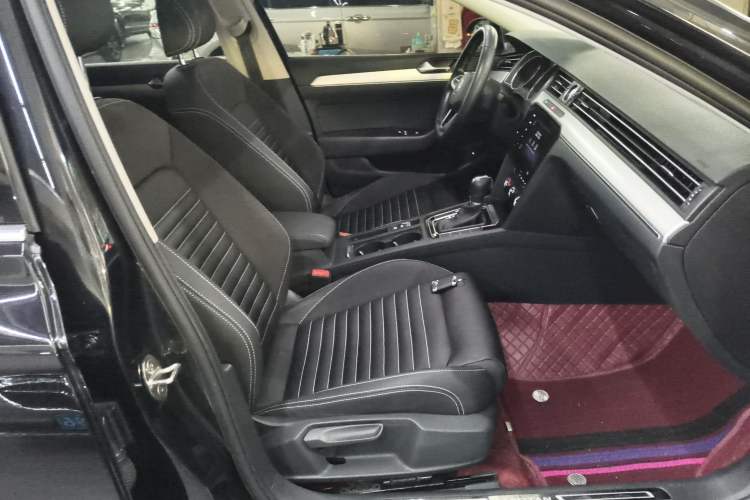 Used Volkswagen Magotan 2020 280TSI DSG Comfort Edition Right Front Seat