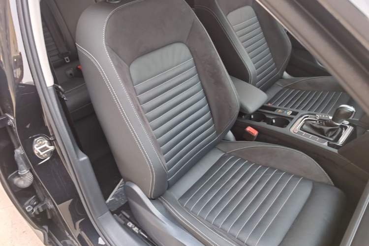 Used Volkswagen Magotan 2020 330TSI DSG Leading Model Right Front Seat