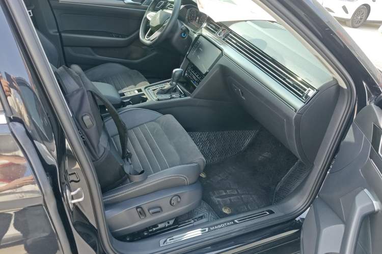 Used Volkswagen Magotan 2020 330TSI DSG Luxury Edition Right Front Seat