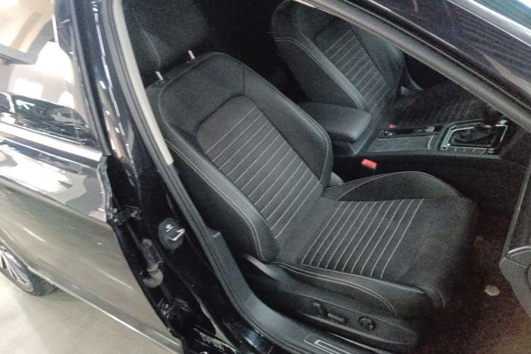 Used Volkswagen Magotan 2020 330TSI DSG Luxury Edition Right Front Seat
