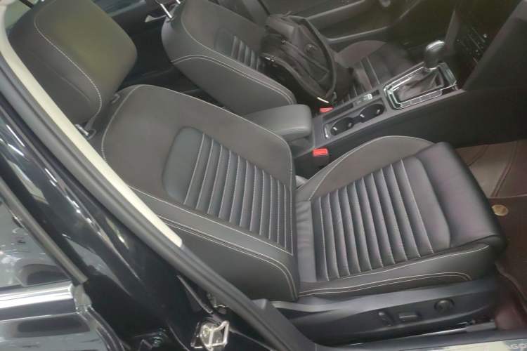 Used Volkswagen Magotan 2020 330TSI DSG Leading Model Right Front Seat