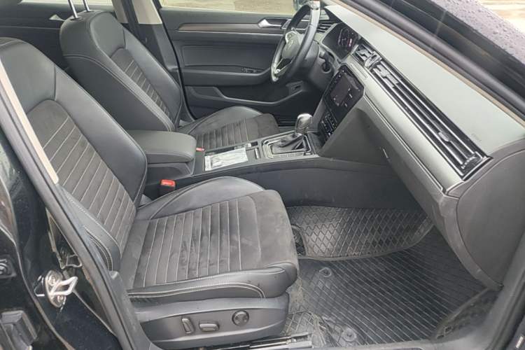 Used Volkswagen Magotan 2020 330TSI DSG Luxury Edition Right Front Seat