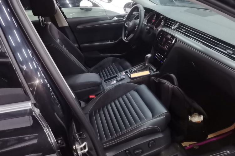 Used Volkswagen Magotan 2020 280TSI DSG Leading Edition Right Front Seat