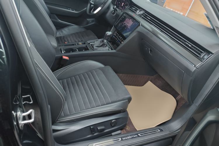 Used Volkswagen Magotan 2020 330TSI DSG Luxury Edition Right Front Seat