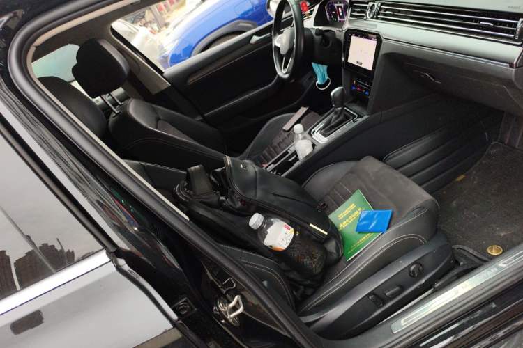 Used Volkswagen Magotan 2020 330TSI DSG Luxury Edition Right Front Seat