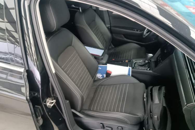 Used Volkswagen Magotan 2020 330TSI DSG Luxury Edition Right Front Seat