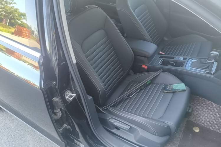 Used Volkswagen Magotan 2020 280TSI DSG Comfort Edition Right Front Seat