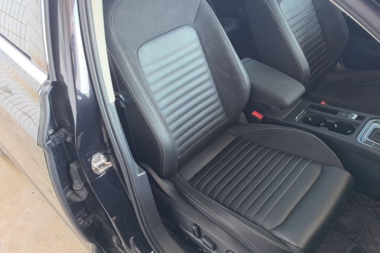 Used Volkswagen Magotan 2020 330TSI DSG Leading Model Right Front Seat