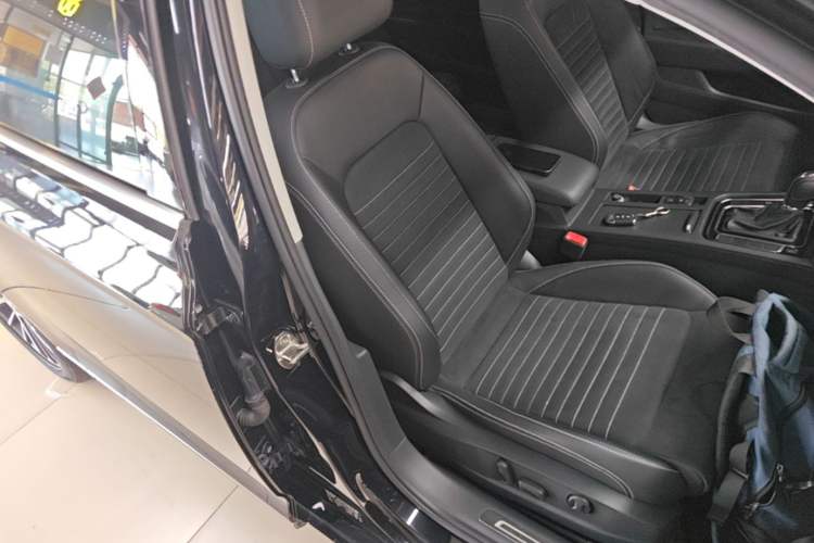 Used Volkswagen Magotan 2020 330TSI DSG Luxury Edition Right Front Seat