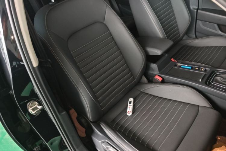 Used Volkswagen Magotan 2020 280TSI DSG Comfort Edition Right Front Seat