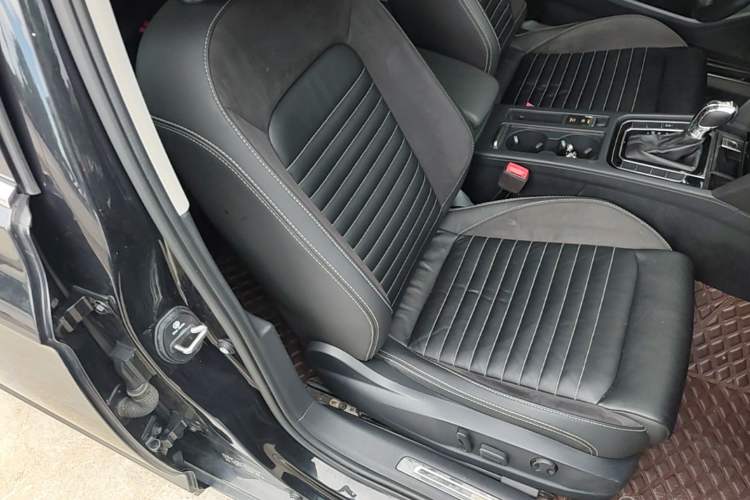 Used Volkswagen Magotan 2020 280TSI DSG Leading Edition Right Front Seat