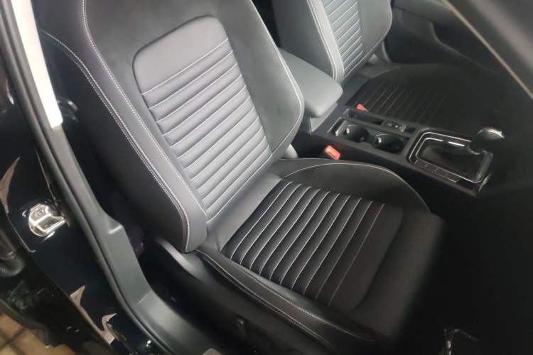 Used Volkswagen Magotan 2020 330TSI DSG Leading Model Right Front Seat