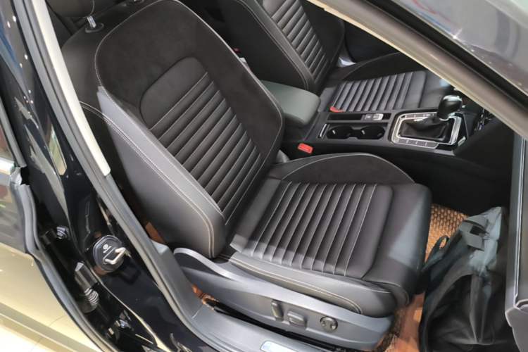 Used Volkswagen Magotan 2020 330TSI DSG Leading Model Right Front Seat